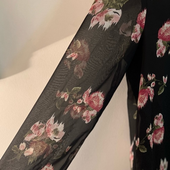 🌸Daniel Rainn Floral Semi Sheer Top S - Picture 4 of 8